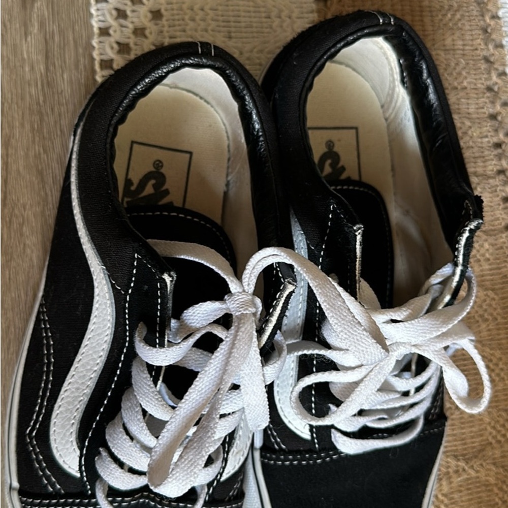 Kids vans black n white size 3.5 big kids - Picture 4 of 7